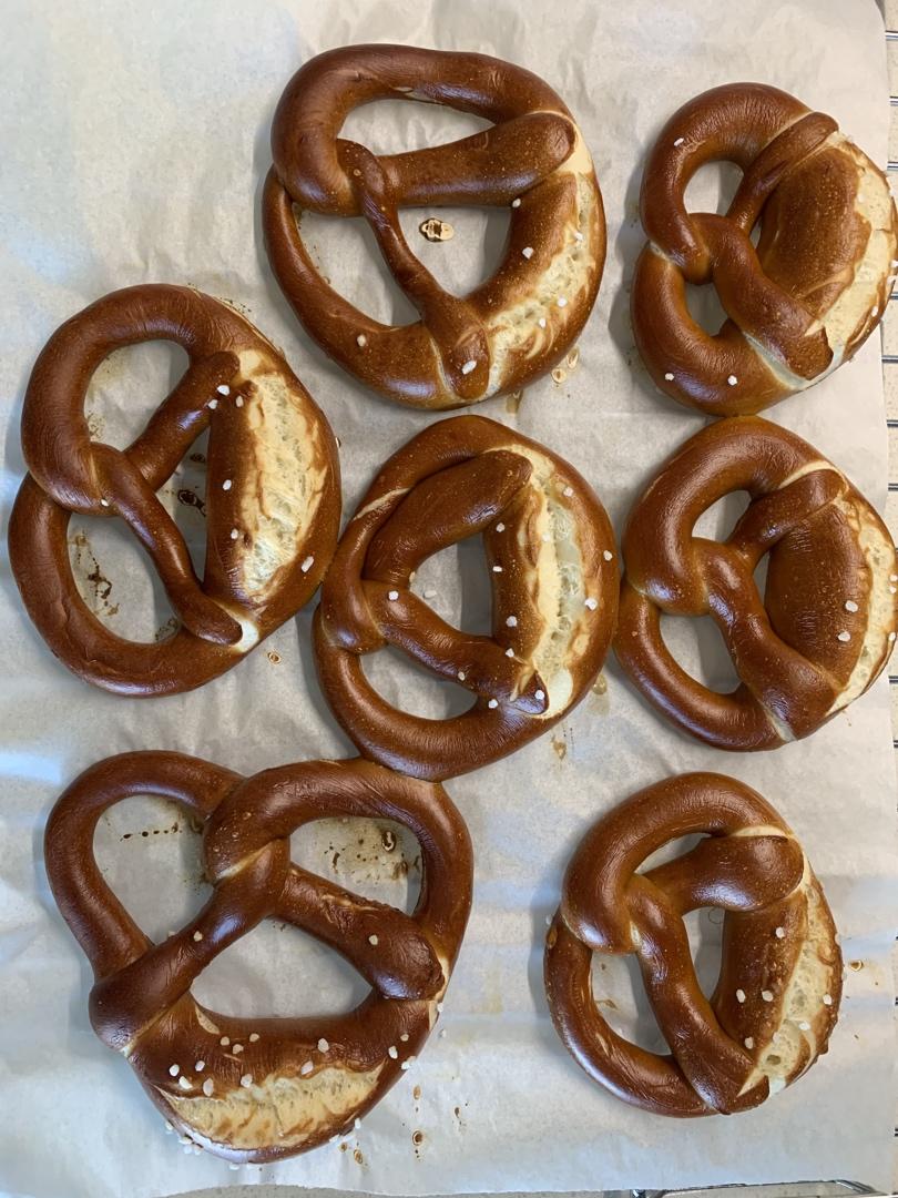 下厨房用户o50p做的最详细的碱水包德国结面包布雷结面包有关碱水面包