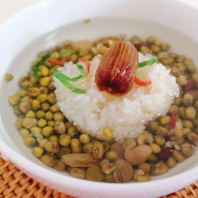 老苏州记忆中的那碗苏式绿豆汤--糯米、冬瓜糖、红绿丝