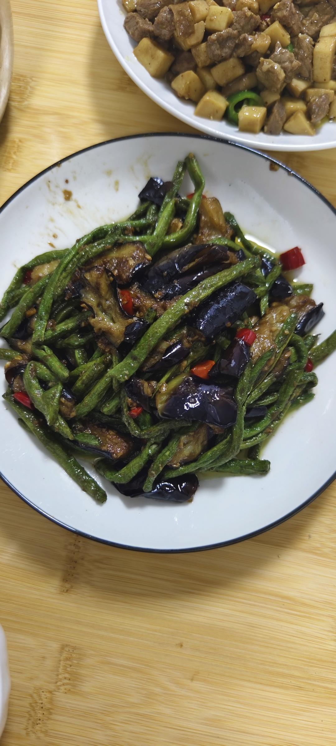 美味可口的豆角烧茄子！原来饭店都是这样做的