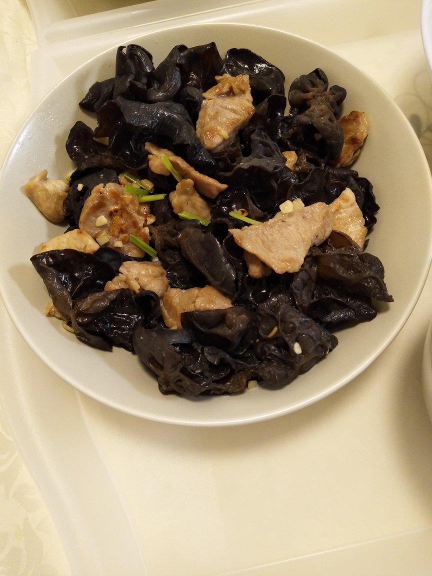 清炒云耳瘦肉
