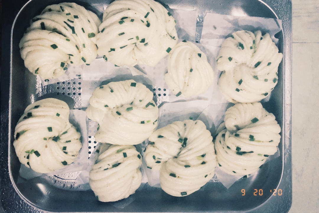 葱油花卷，一根筷子卷出漂亮的造型