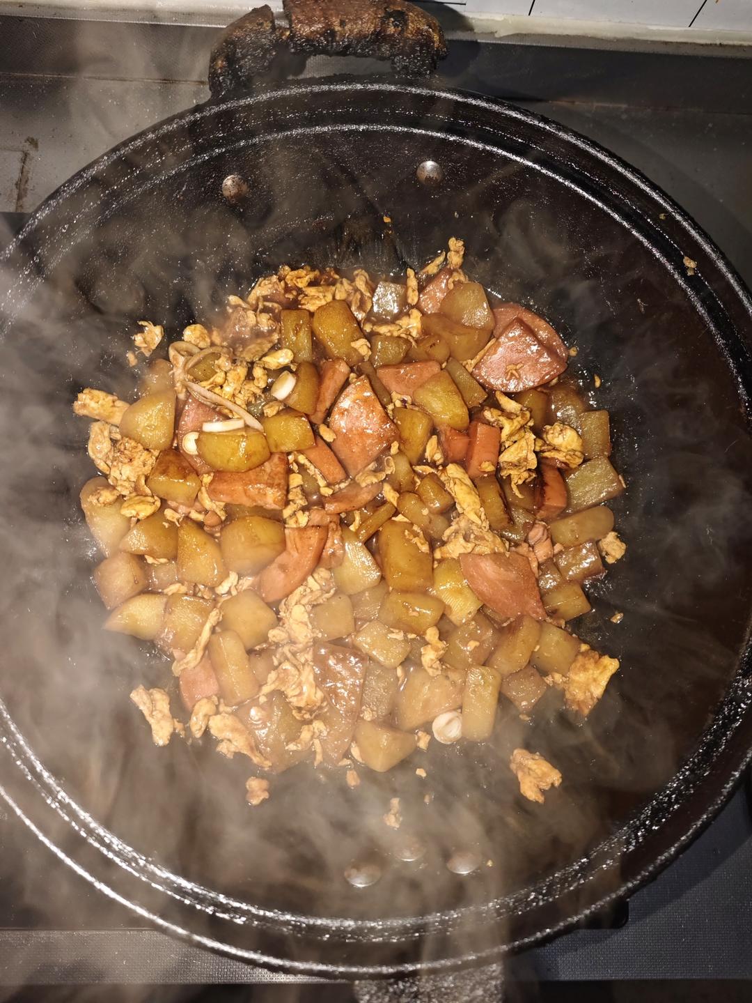 ✅挑战365天晚餐不重样第76天:烤肠鸡蛋土豆烩饭‼️