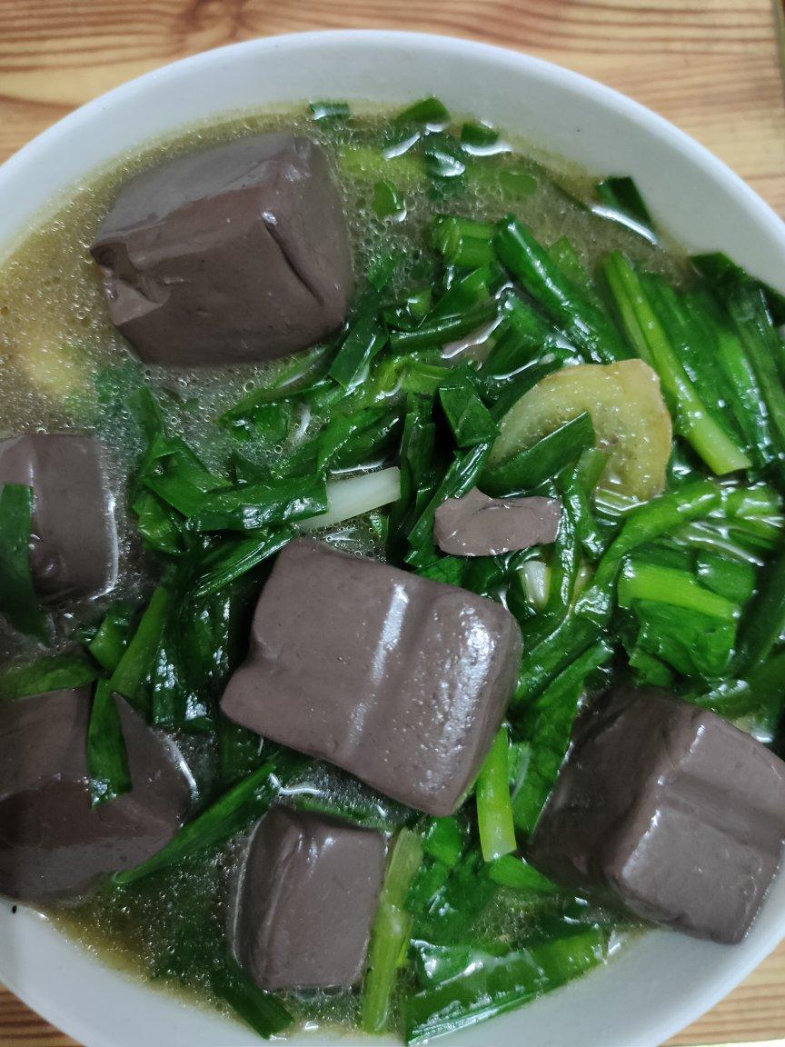 qq空间用户tylqa做的广东特色韭菜猪红汤