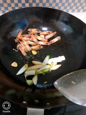 100%可以征服任何味蕾的鲜虾面的做法 步骤4
