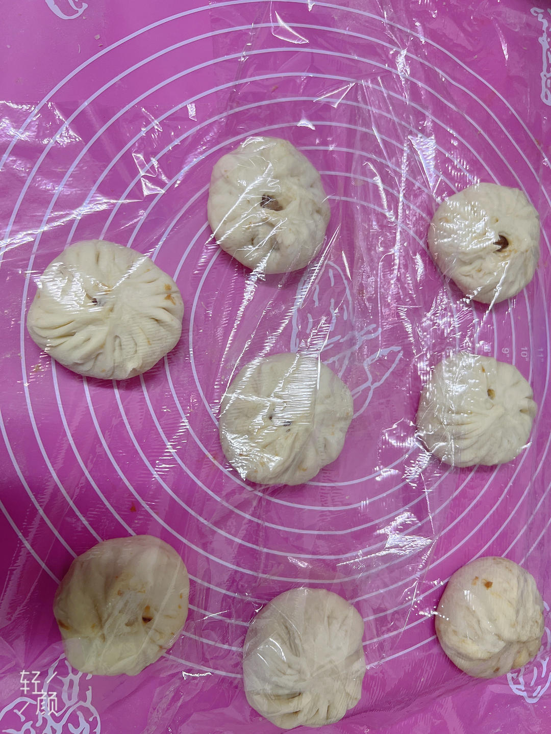 松软多汁的肉包子