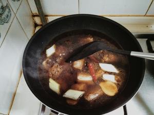 土豆洋葱烧羊排的做法 步骤3