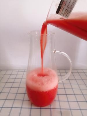 鲜榨果汁的做法 步骤5