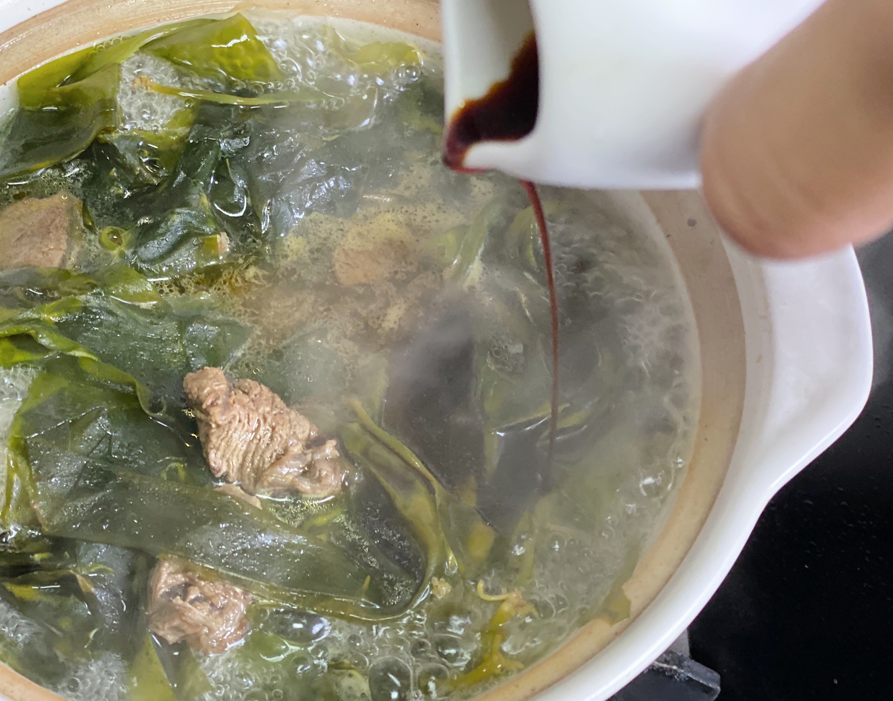 韩式牛肉海带花汤的做法 步骤6