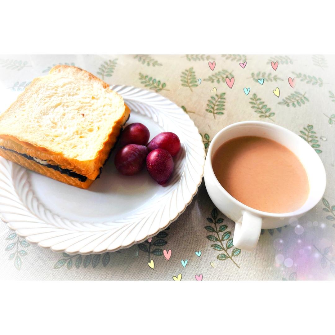 快手早餐-香蕉巧克力三明治