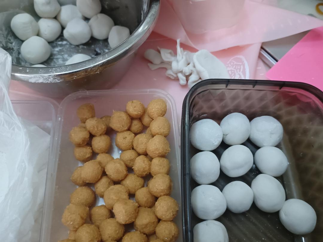 花生黑芝麻汤圆