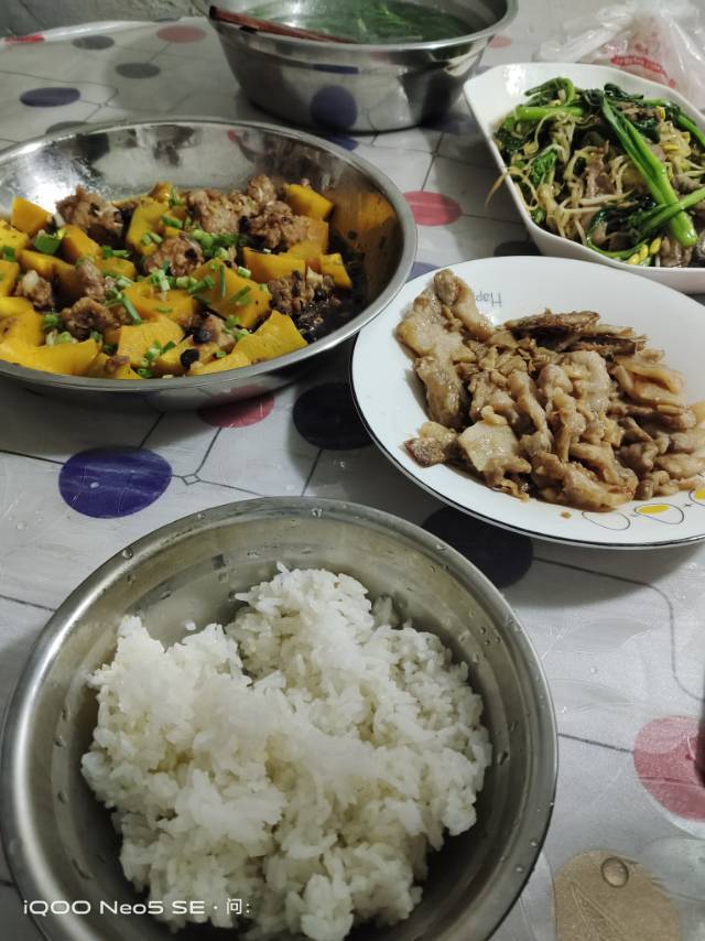 香菜炒牛肉（嫩）