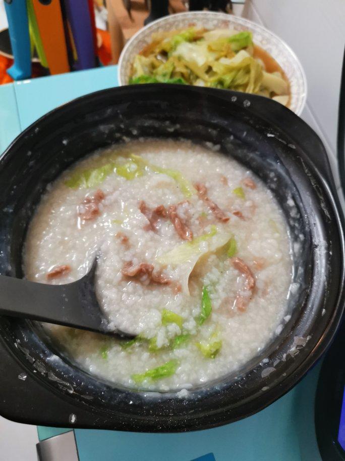 岸上的鱼xzo0做的广式生菜丝牛肉粥