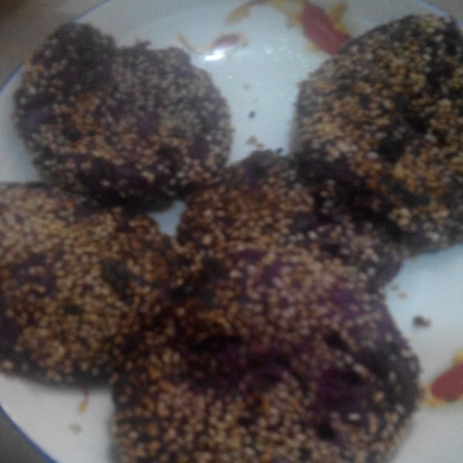 紫薯芝麻饼