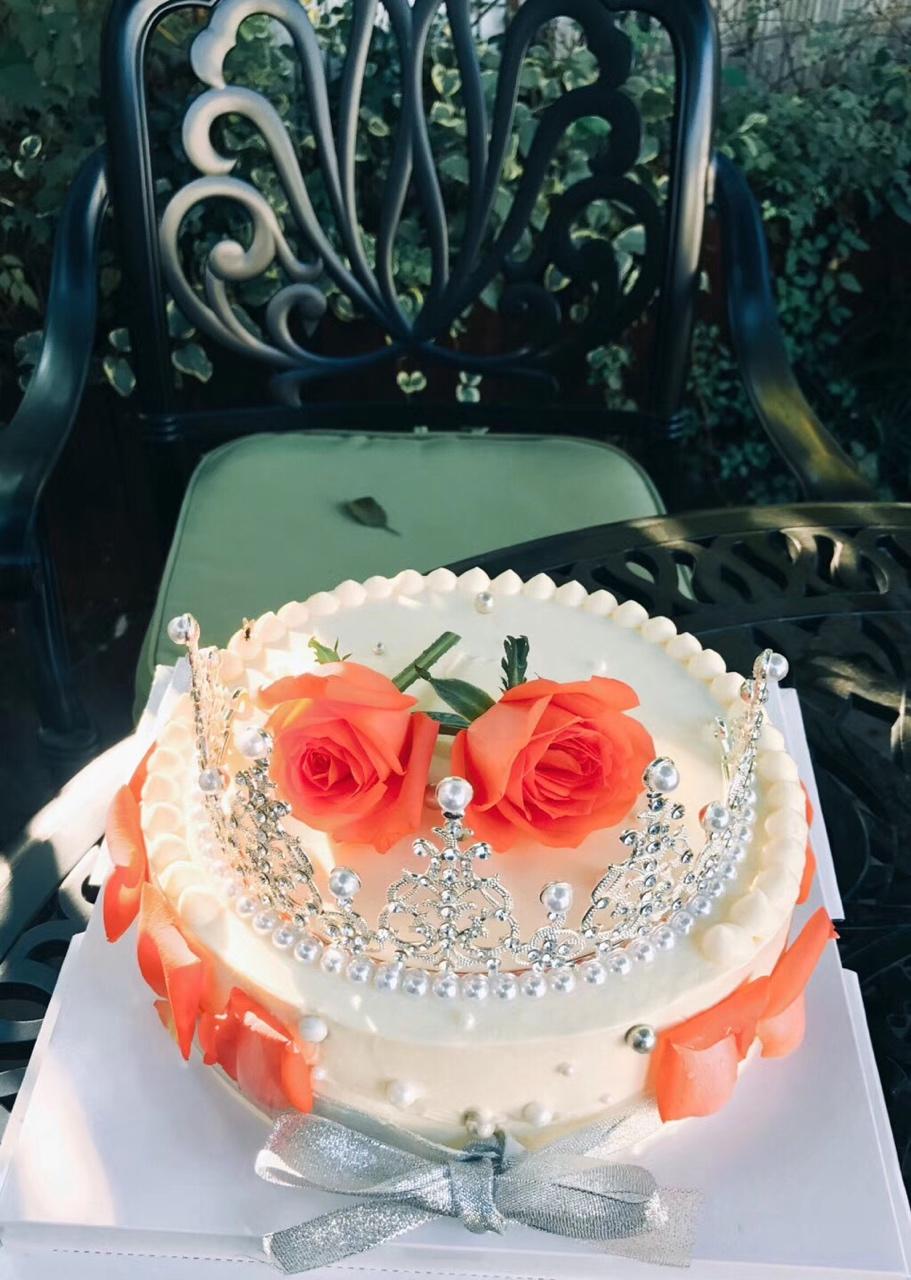 烨700309做的皇冠蛋糕