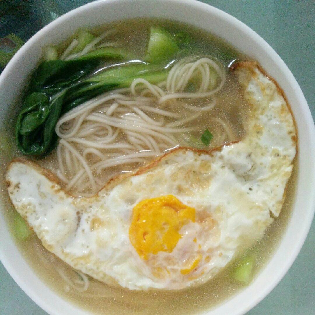 qqlyra做的青菜鸡蛋汤面