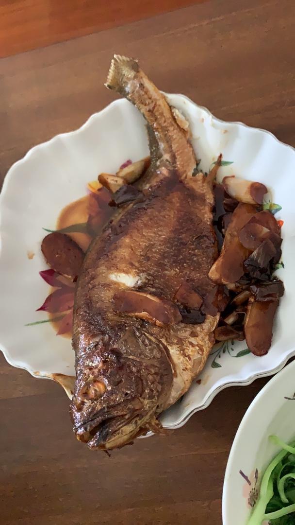 红烧黄鱼—鱼皮不破的小窍门