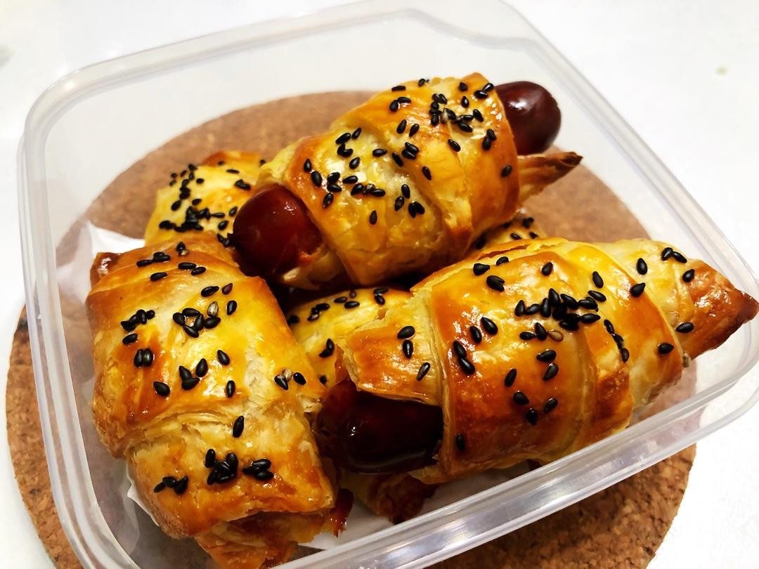 香肠酥皮卷：手抓饼皮还能这样吃，不用和面快速搞定早餐
