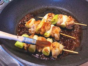日式居酒屋里最好吃的烤鸡肉串，厨房小白也会做的美味和风鸡肉串的做法 步骤9