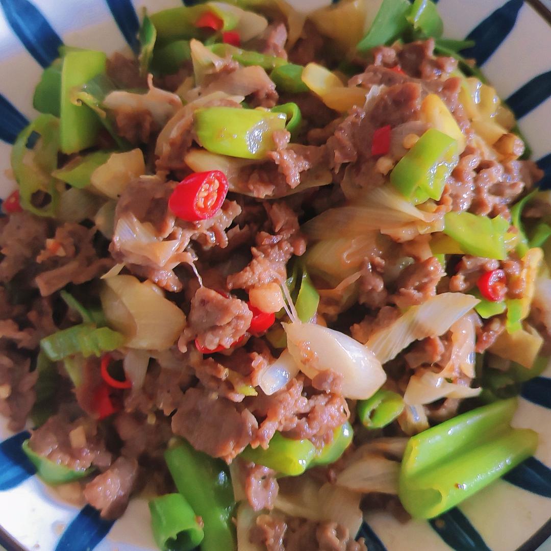 小炒牛肉（肉嫩味香）