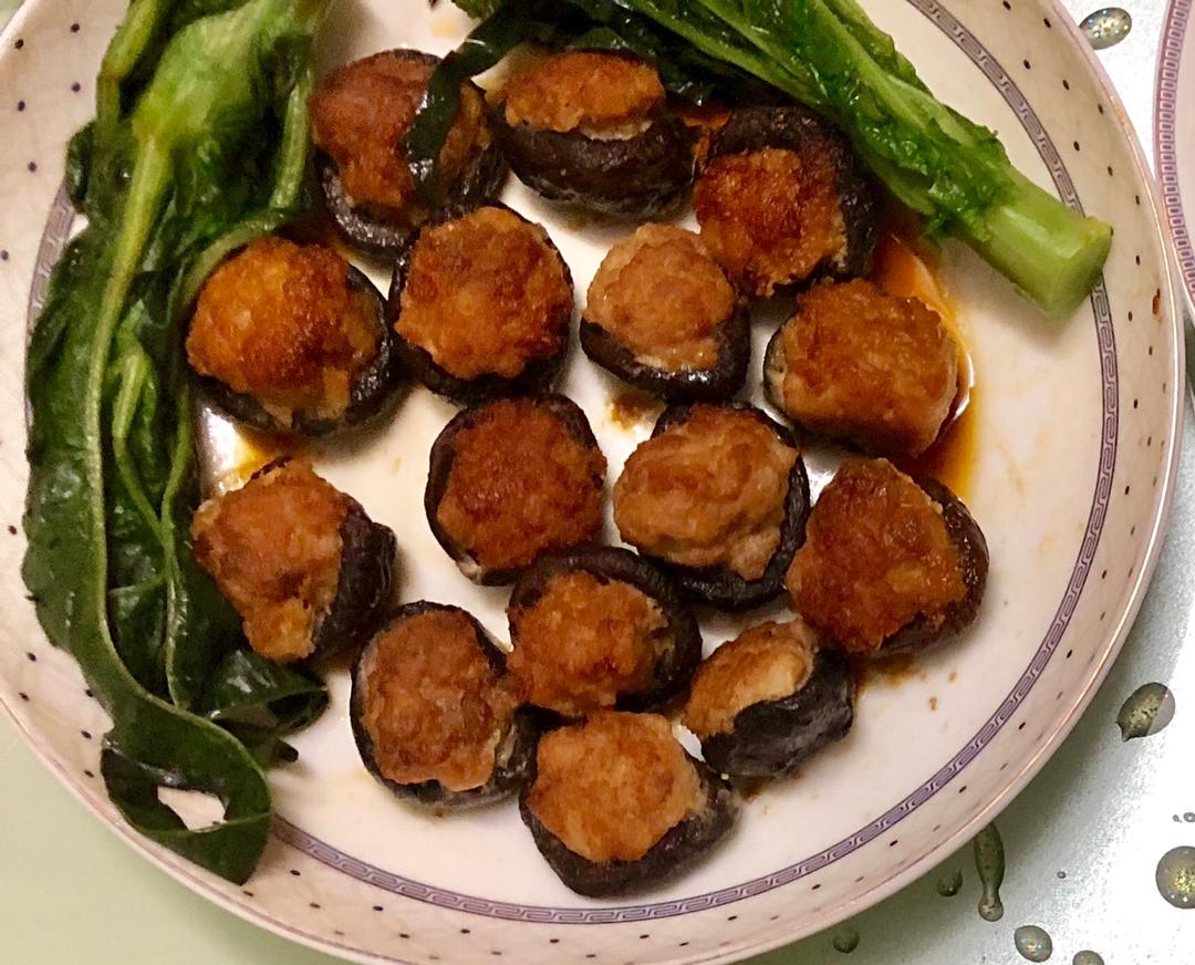 美味的肉酿香菇～～孩子爱吃的下饭菜