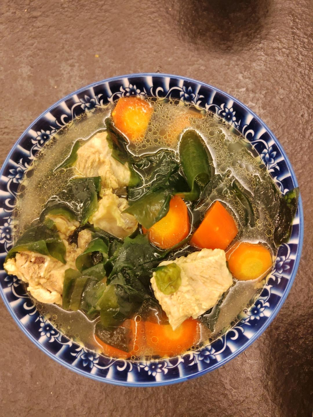 孩子春季长高食谱-裙带菜炖排骨