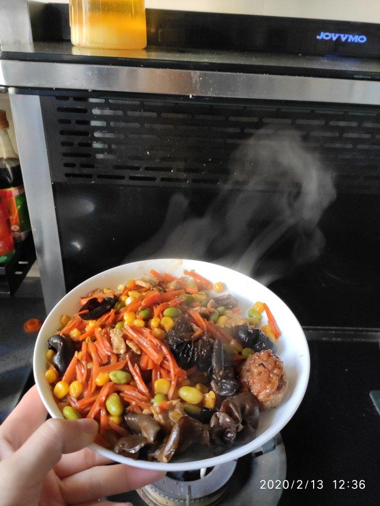 肉沫青豆玉米胡萝卜丁