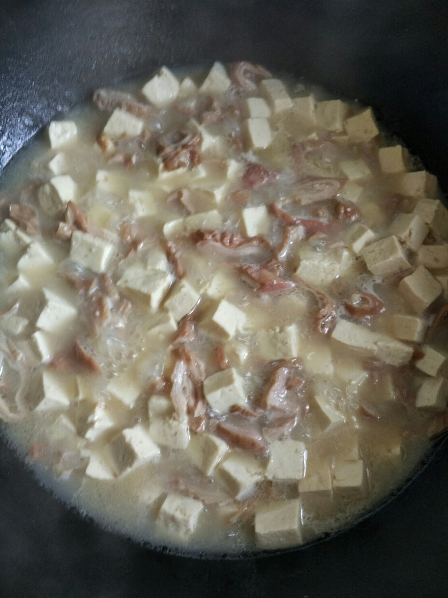 超级鲜美又简单的肥肠豆腐的做法 步骤5