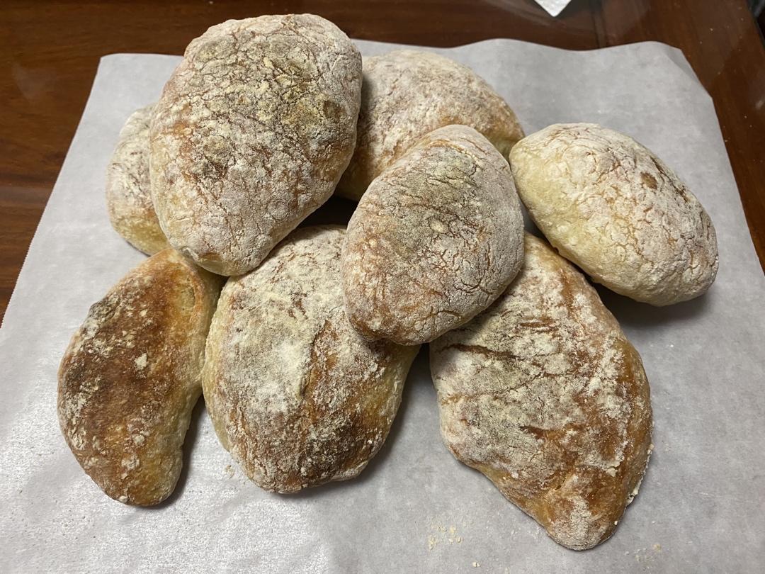 Ciabatta 恰巴塔面包 无揉 写给新手第一次接触高含水量面团的方子80%+含水量