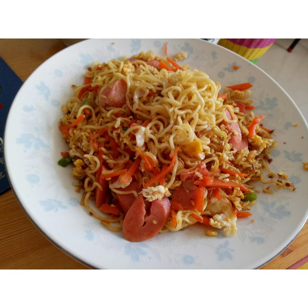 路边摊风味炒方便面