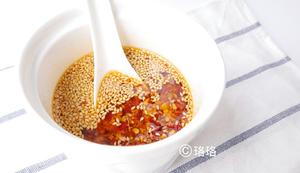 无热辣不夏天:秘制辣椒酱，万能辣椒油的做法 步骤3