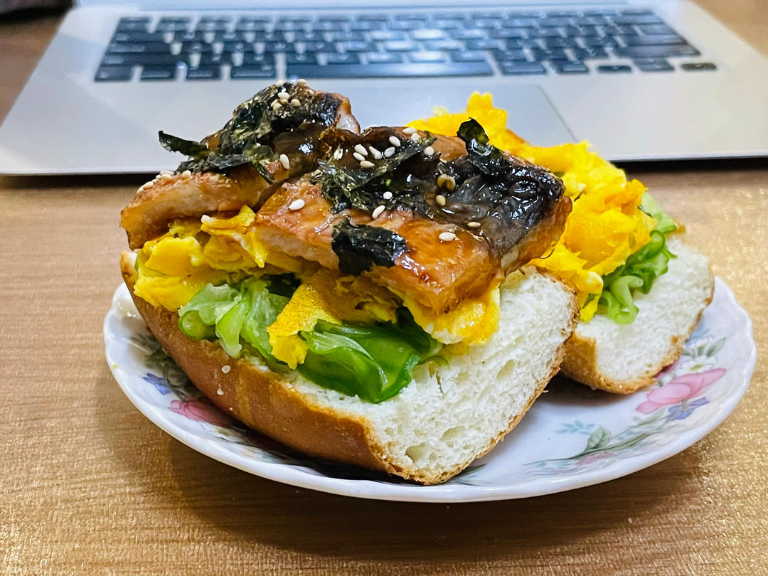 青瓜鳗鱼蛋丝全麦豆豆汉堡【健康一手握】