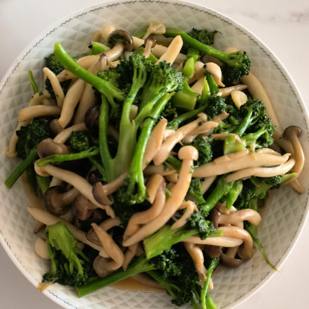 低脂低卡西蓝花炒双菇