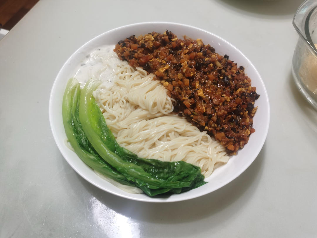 香菇土豆肉沫拌面，神奇酱汁，拌面拌饭都好吃哇