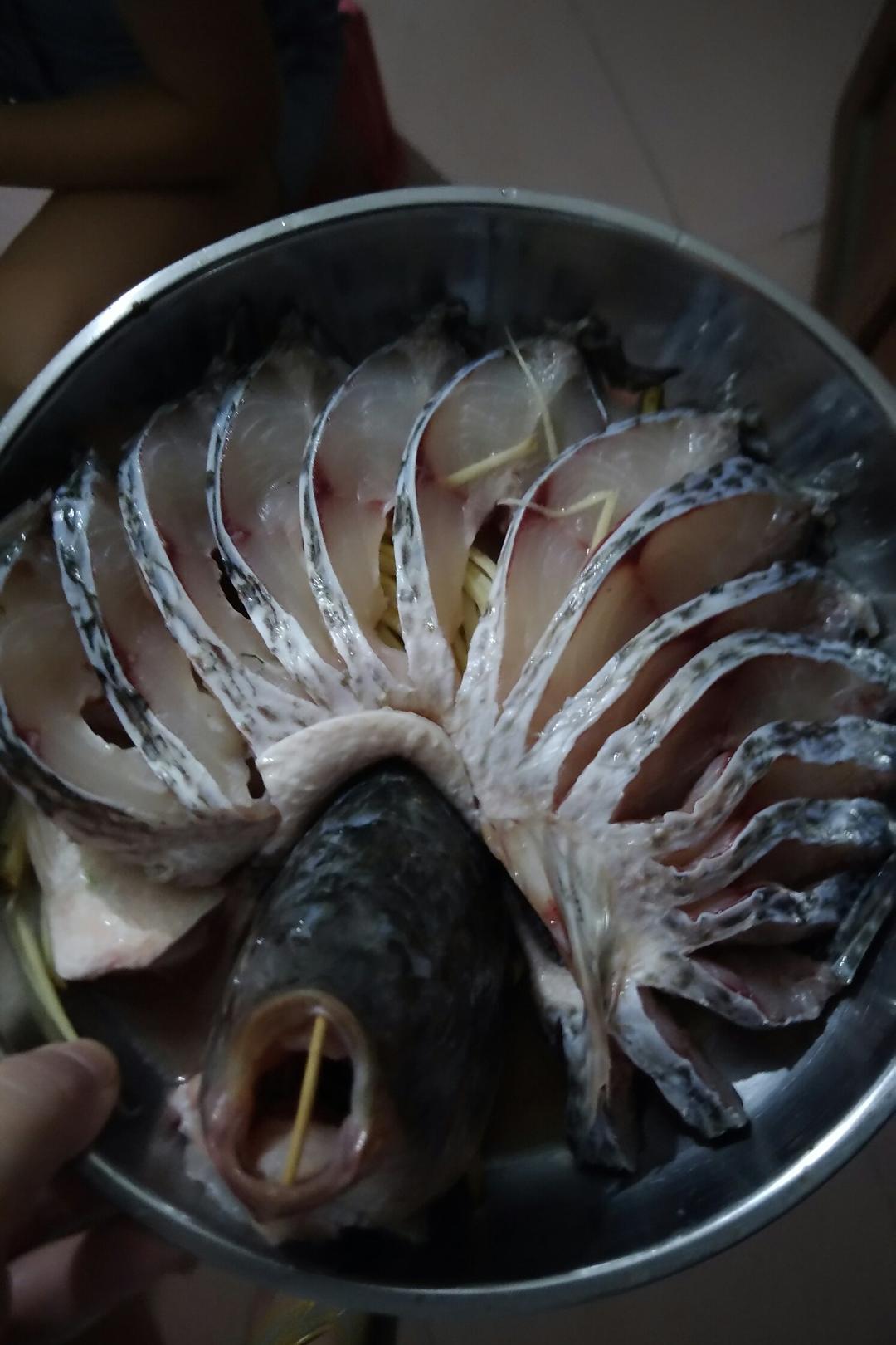 孔雀开屏清蒸鱼