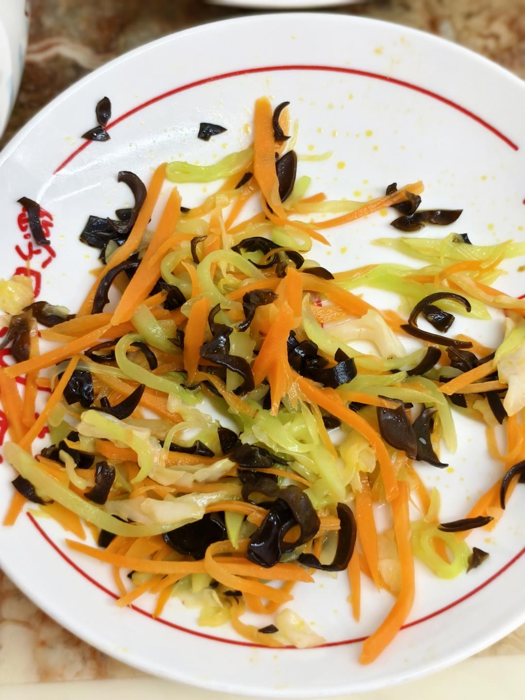 素炒三丝（莴笋木耳胡萝卜）