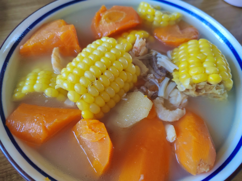 不爱喝汤的人都爱喝的排骨玉米胡萝卜汤的做法