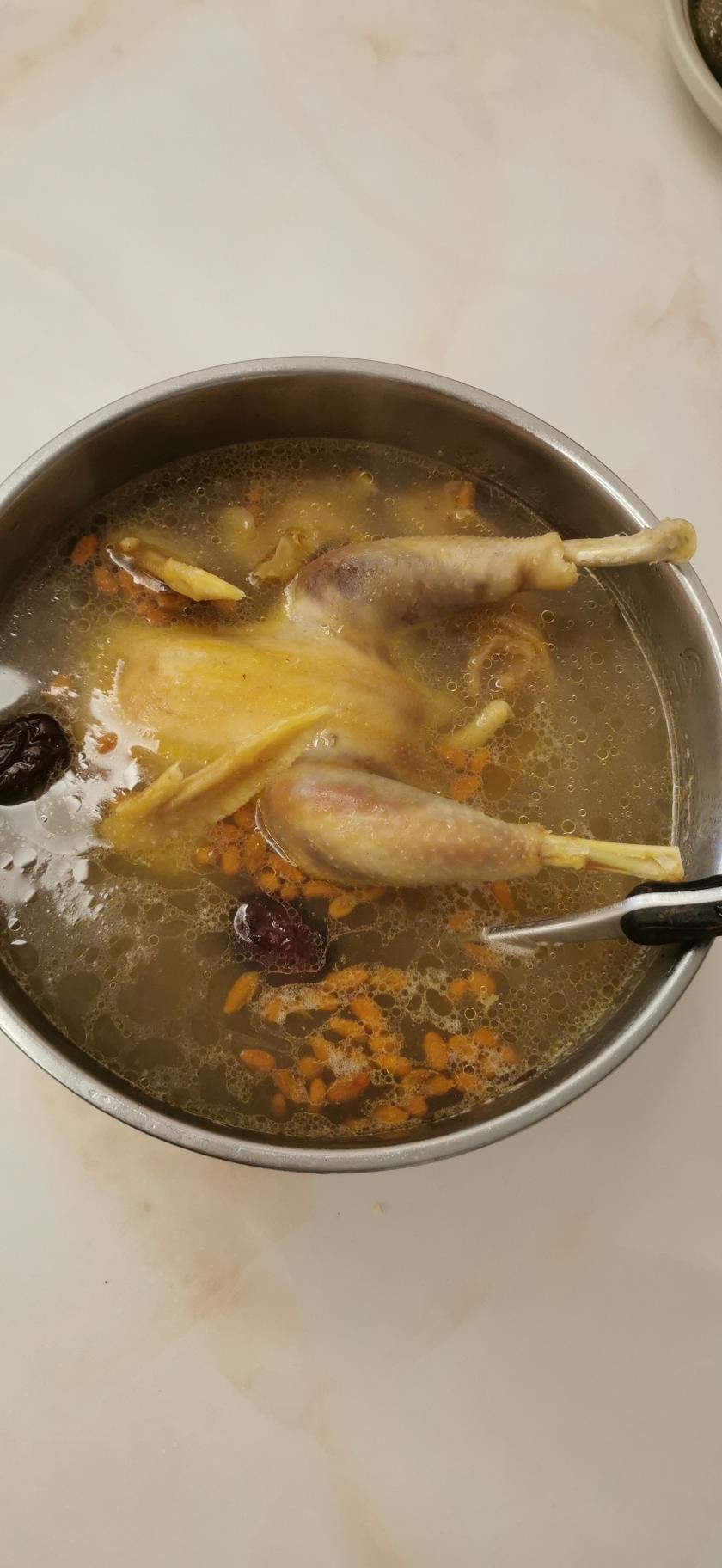 鲍鱼人参花胶鸡汤的做法步骤图 怎么做好吃 琵琶小萌小昇 下厨房