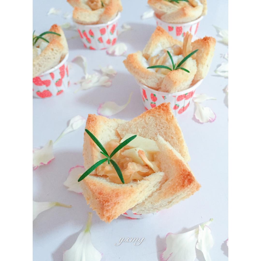 花型香蕉核桃仁吐司碗    （营养美味.简单快手）