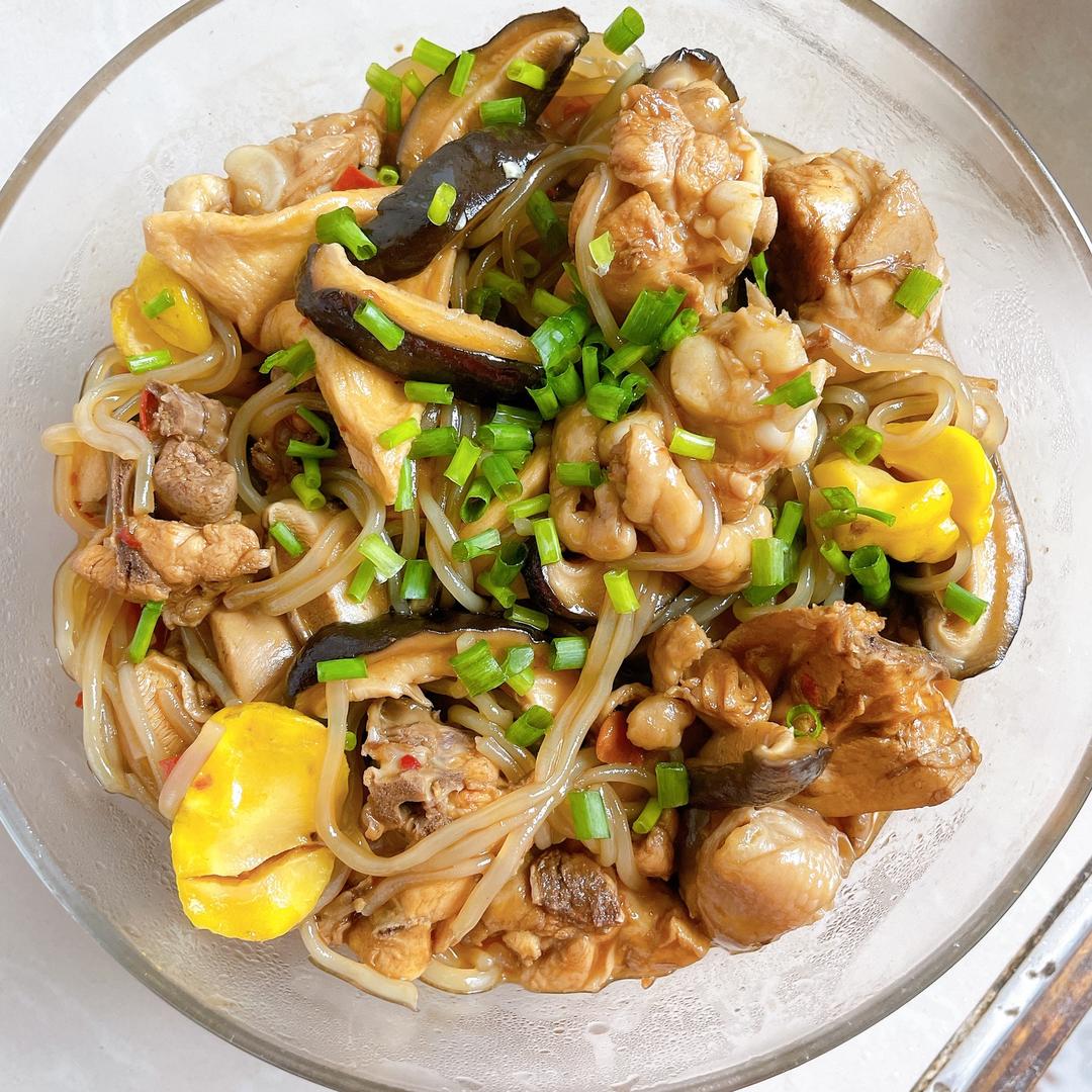 香菇鸡肉炖粉条