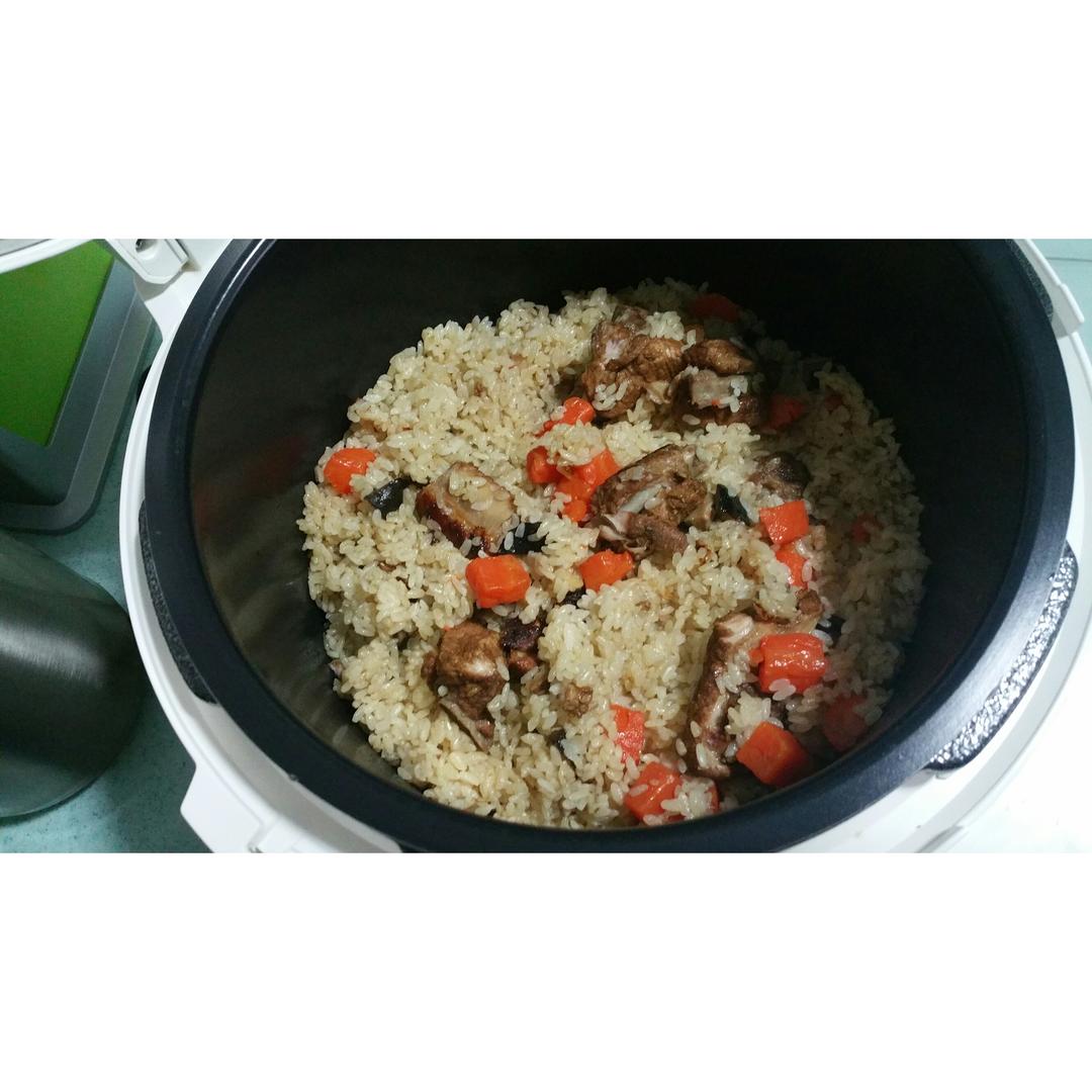 喷香排骨焖饭（爆好吃）