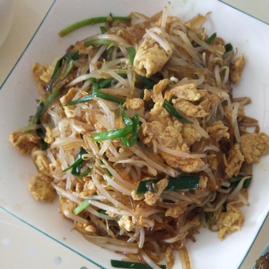 炒合菜（绿豆芽炒韭菜）