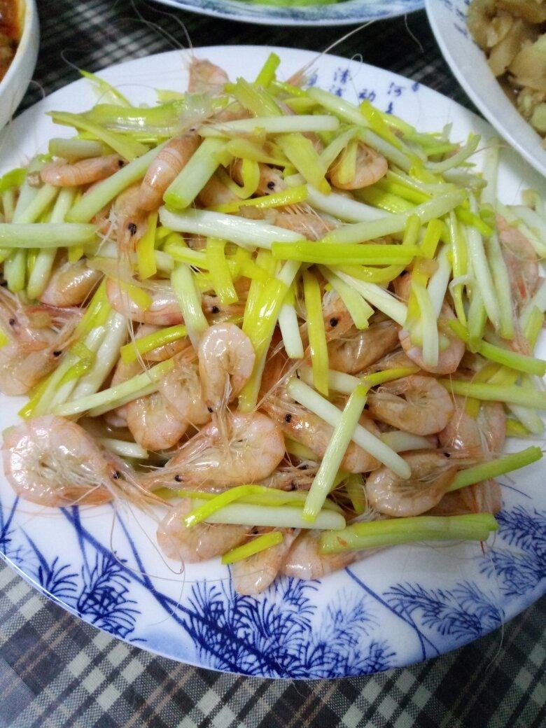 韭菜炒河虾