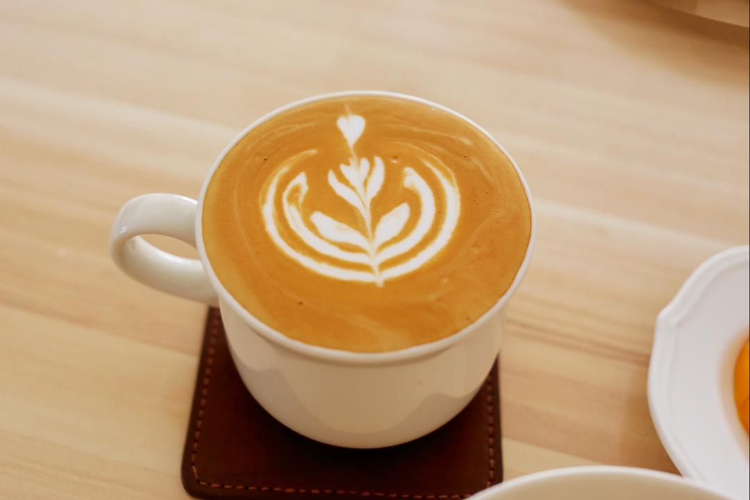 ☕自学拉花不急不嗔🐱