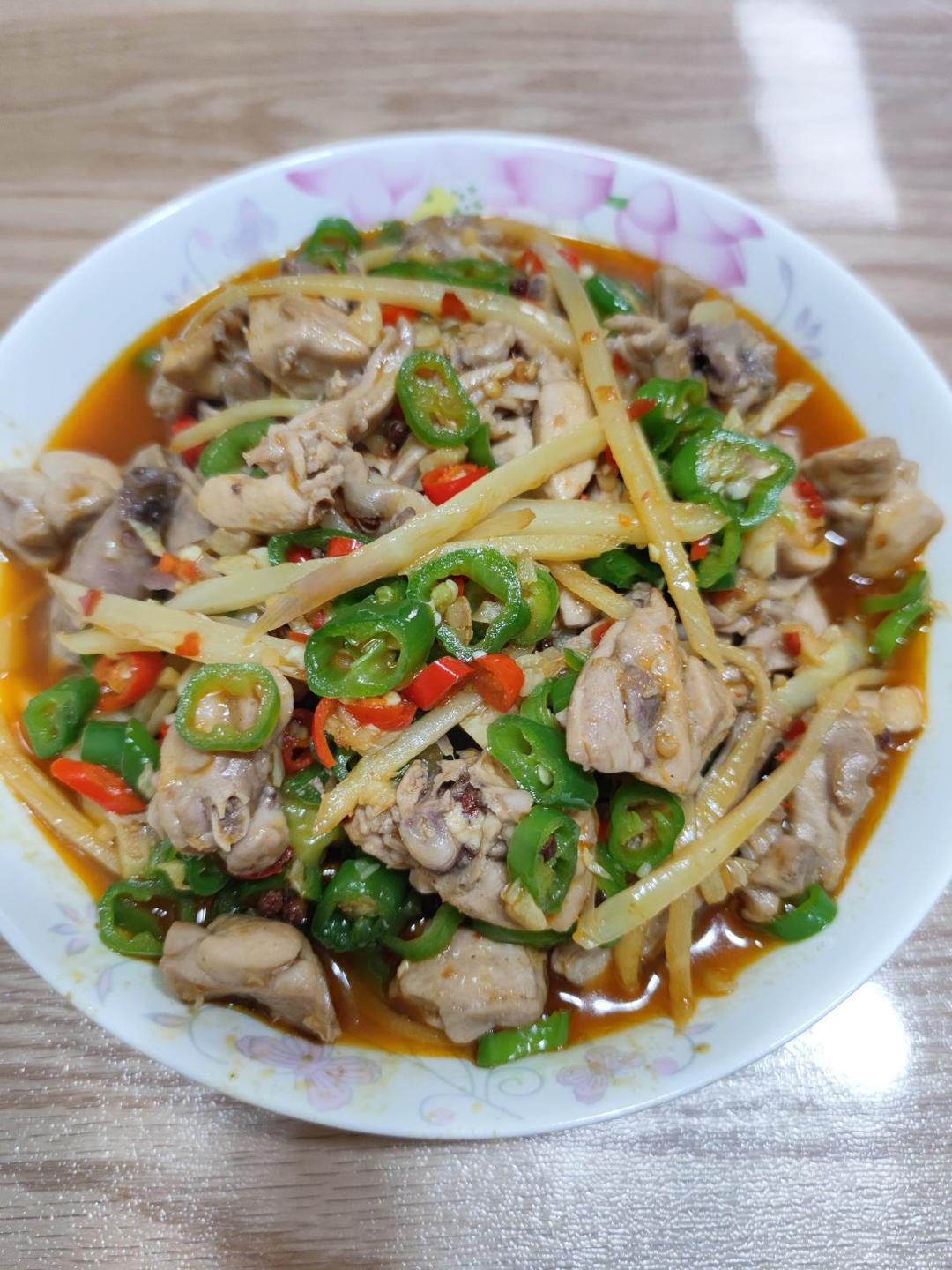 厨师长教你：自贡名菜“鲜锅兔”的家常做法，味道很赞先收藏起来