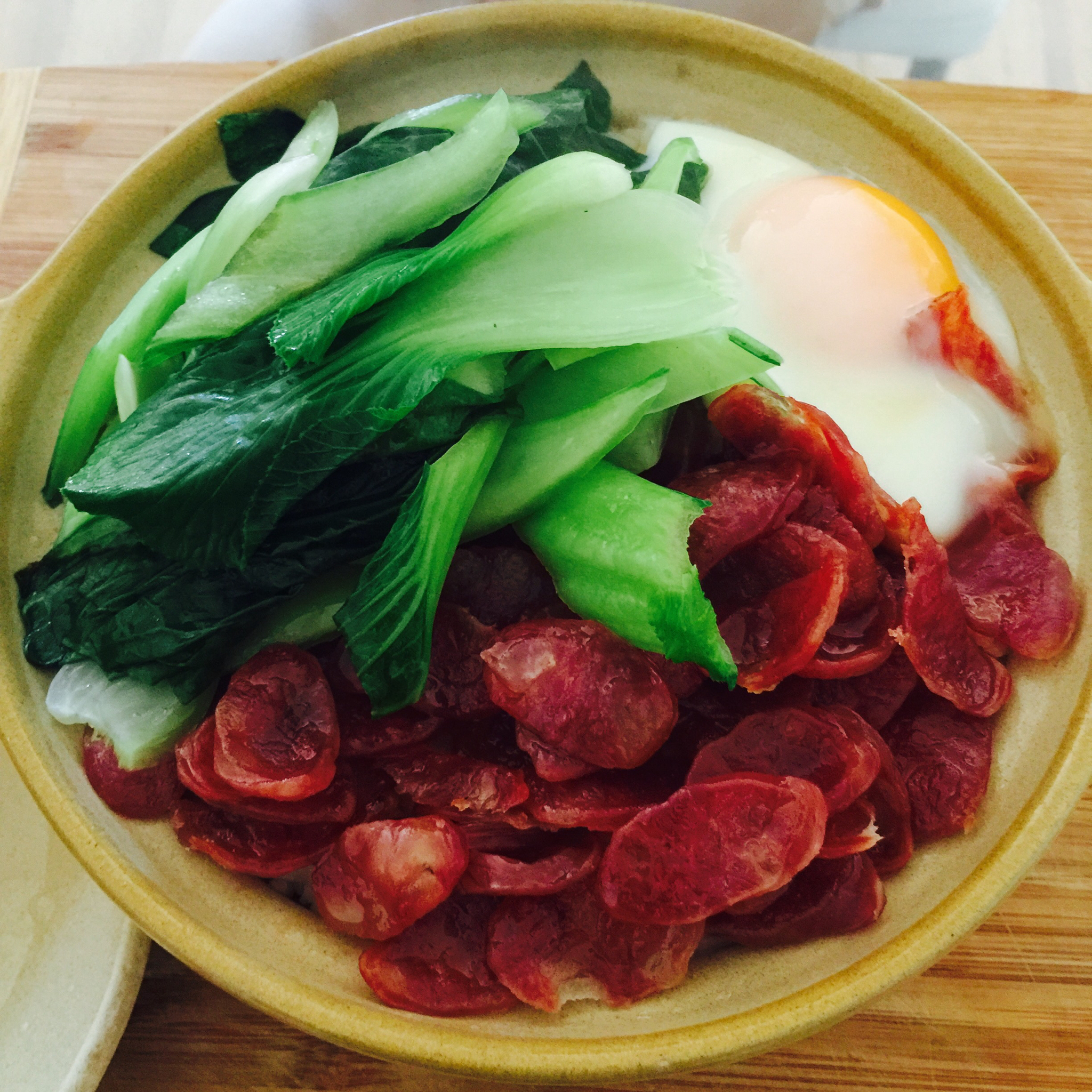 广式腊味煲仔饭