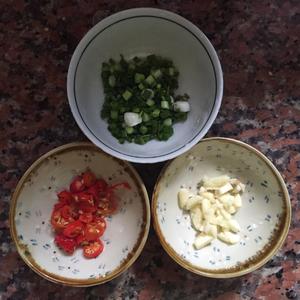 生拌茼蒿菜的做法 步骤2