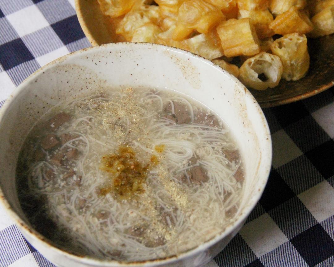 糊,大多数都是有牡蛎干贝的,想着做一款没有海鲜味道的用料骨头汤一锅