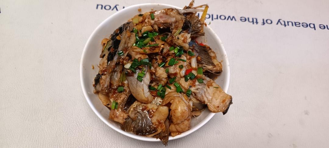 火爆餐厅的蒜香鱼片，鲜香美味又下饭