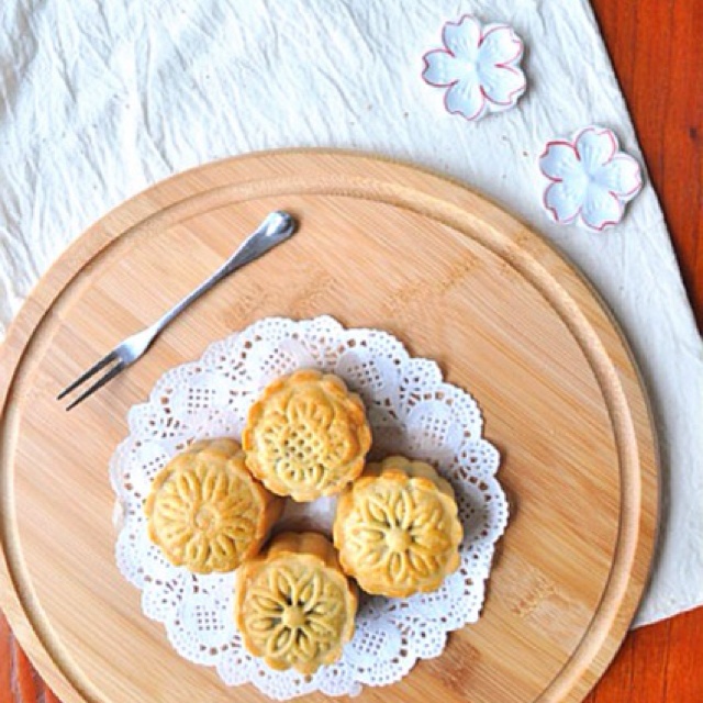 广式月饼——蛋黄莲蓉月饼