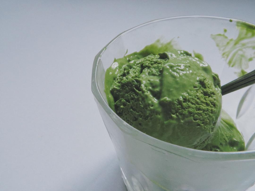 抹茶白巧冰淇淋